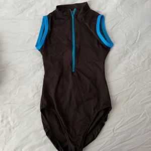 Black Leo, blue trim